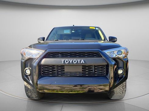 Used 2022 Toyota 4Runner SR5 RWD image 3