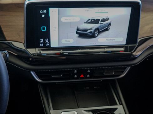 New 2024 Volkswagen Atlas SE image 13