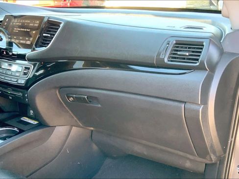 Used 2019 Honda Pilot Elite image 17