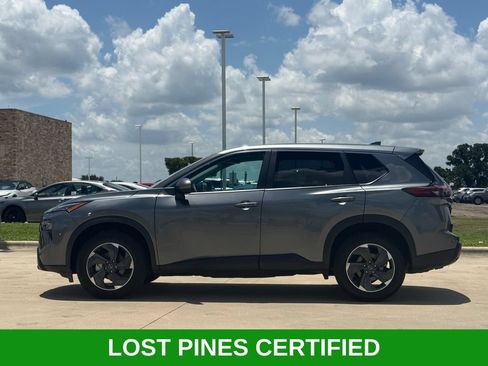 Used 2024 Nissan Rogue SV FWD image 6