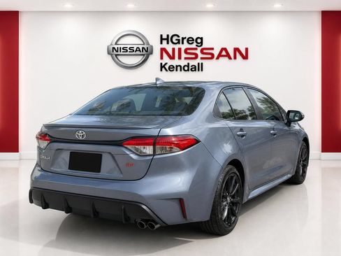 Used 2023 Toyota Corolla SE FWD image 3