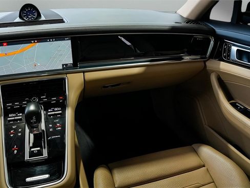Used 2020 Porsche Panamera 4 image 48