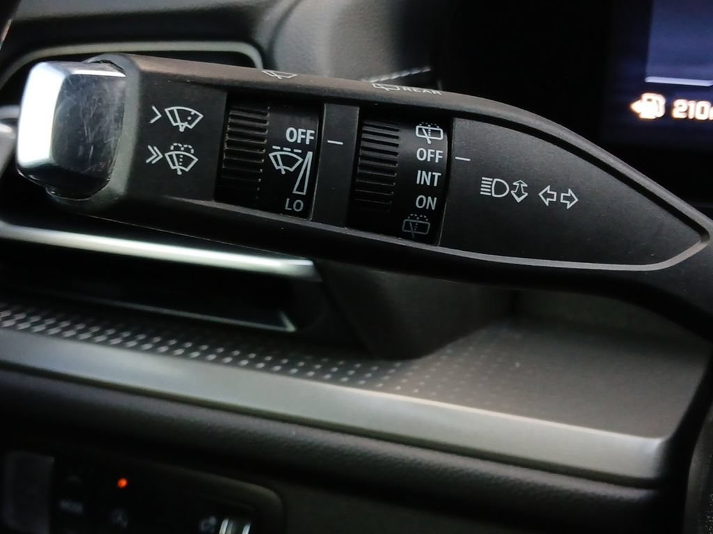 Used 2024 Chevrolet Traverse LS FWD image 12