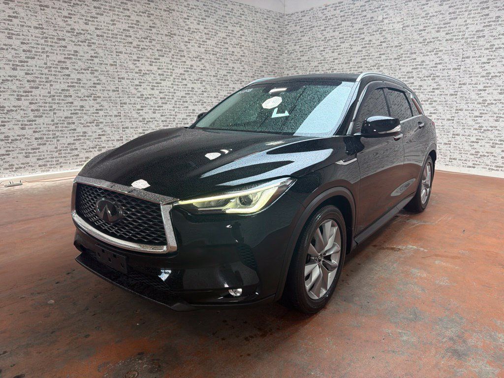 Used 2019 INFINITI QX50 Luxe w/ Navigation Package AWD/4WD image 3