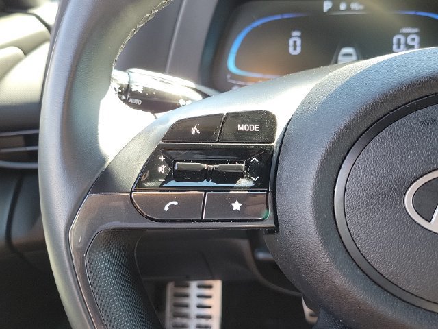 Used 2025 Hyundai Elantra Sport FWD image 7
