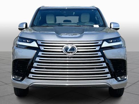 Used 2024 Lexus LX 600 4WD w/ Luxury Package image 4
