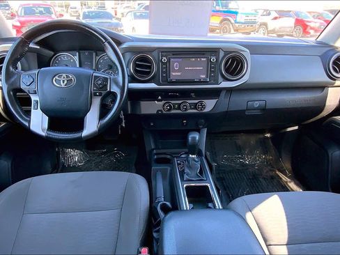 Used 2017 Toyota Tacoma SR5 image 16