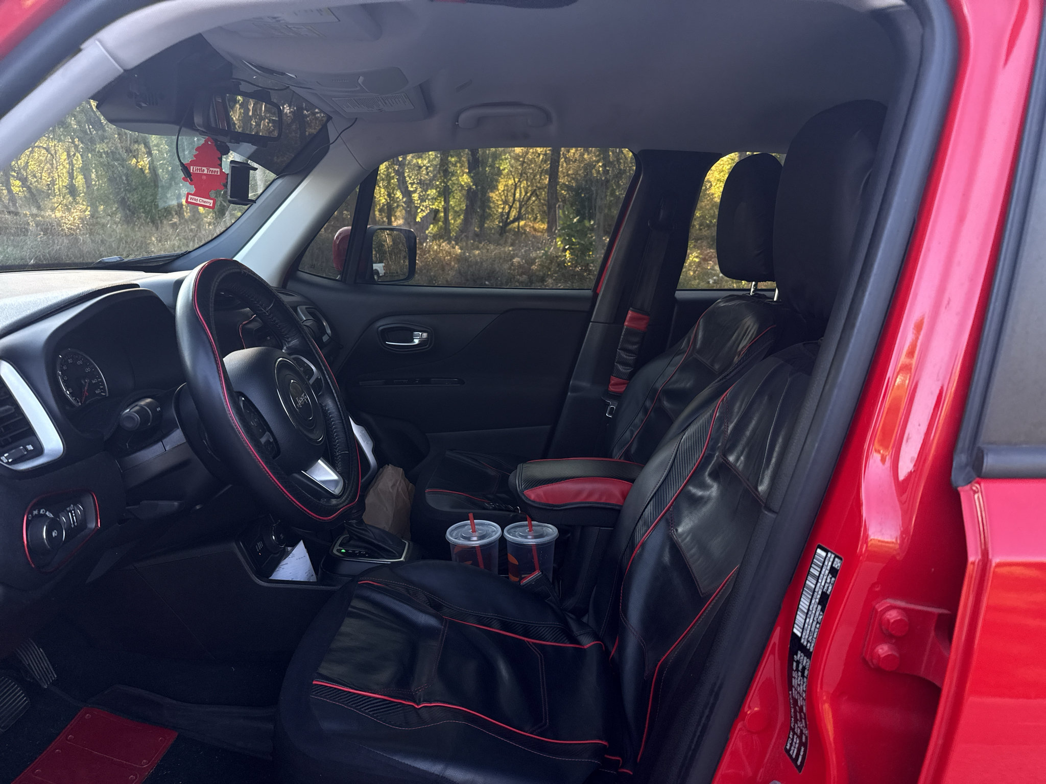 Used 2018 Jeep Renegade Latitude w/ Cold Weather Group AWD/4WD image 8