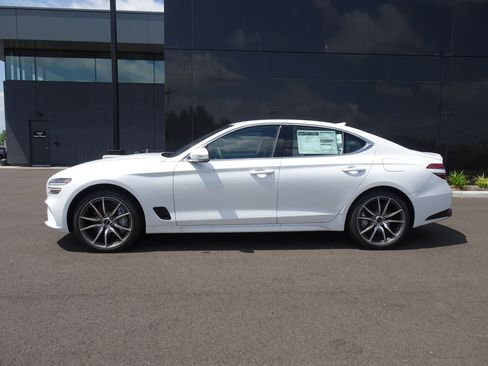 New 2025 Genesis G70 2.5T image 2