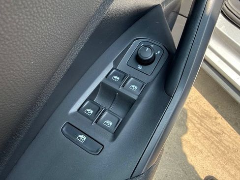 Used 2020 Volkswagen Jetta GLI FWD image 11