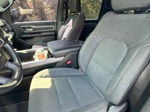 Used 2022 RAM 1500 Big Horn AWD/4WD image 9