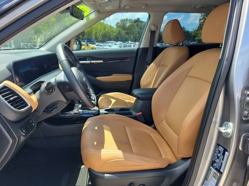 Certified 2024 Kia Seltos SX w/ SX Sunroof Package AWD/4WD image 17
