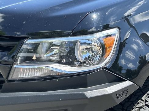 Used 2022 Chevrolet Colorado W/T w/ Custom Special Edition AWD/4WD image 9