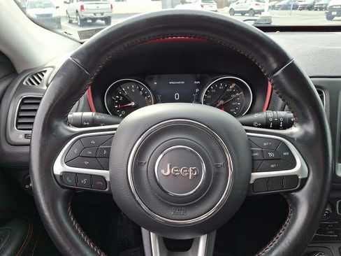 Used 2020 Jeep Compass Trailhawk image 19