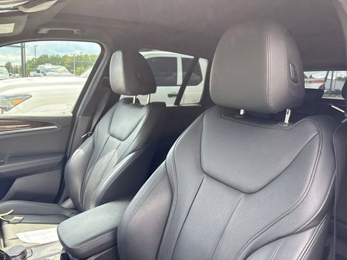 Used 2019 BMW X3 xDrive30i w/ Convenience Package AWD/4WD image 3