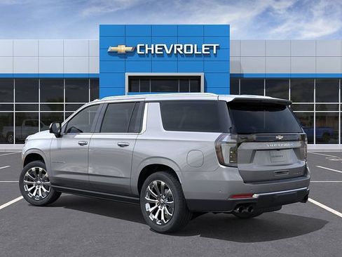 New 2026 Chevrolet Suburban Premier image 3
