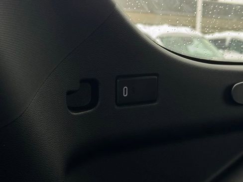 Used 2021 GMC Yukon Denali w/ Denali Ultimate Package image 23