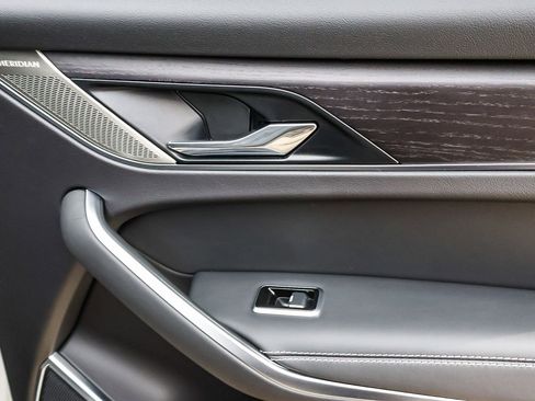 Used 2025 Jaguar F-PACE R-Dynamic S image 20