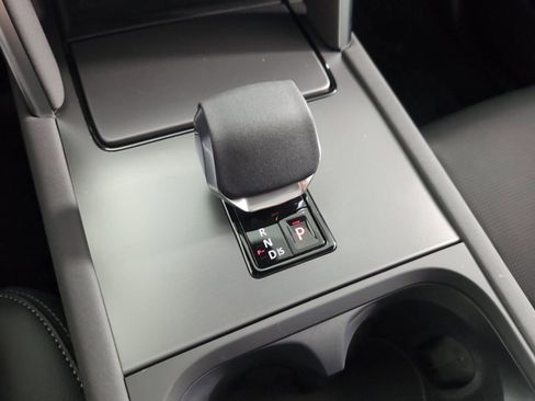 Certified 2025 Land Rover Discovery Sport Dynamic SE image 17