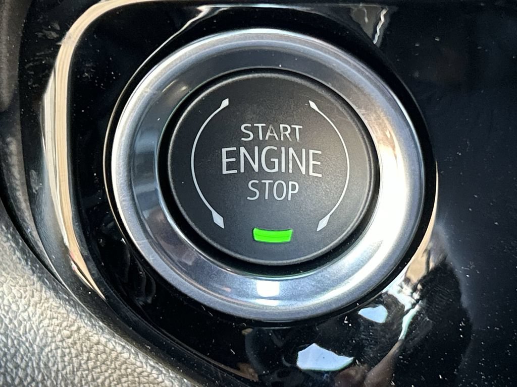 Used 2026 GMC Sierra 1500 SLT AWD/4WD image 17