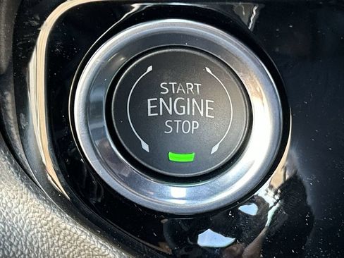 Used 2026 GMC Sierra 1500 SLT AWD/4WD image 17
