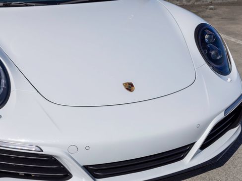 Used 2017 Porsche 911 Carrera 4S AWD/4WD image 15