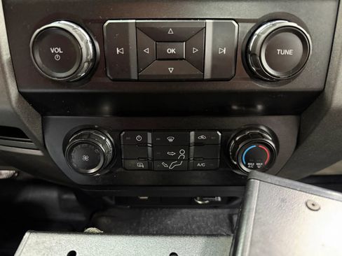 Used 2019 Ford F250 XL w/ Power Equipment Group RWD image 19