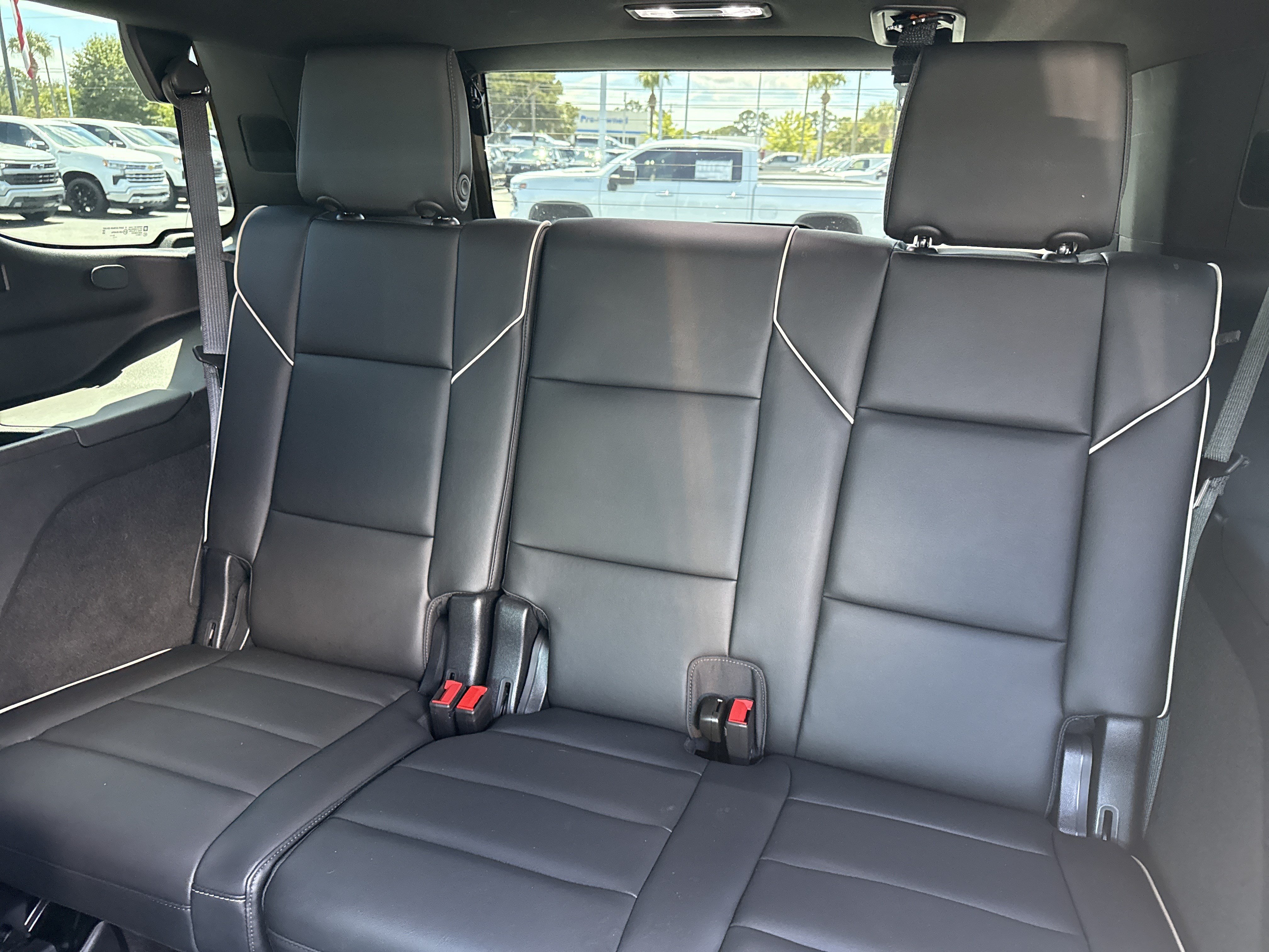 Used 2023 Cadillac Escalade Premium Luxury AWD/4WD image 32