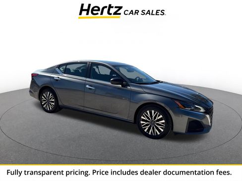 Used 2025 Nissan Altima 2.5 SV FWD image 1