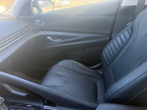 Used 2023 Hyundai Elantra Limited FWD image 12