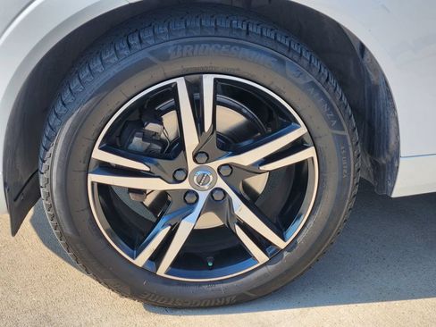 Used 2019 Volvo XC60 T5 R-Design w/ Protection Package Premier FWD image 16