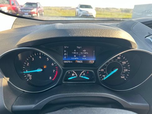 Used 2017 Ford Escape SE w/ SE Cold Weather Package AWD/4WD image 6
