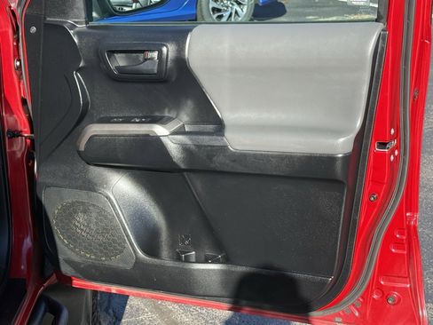 Certified 2022 Toyota Tacoma SR5 image 19