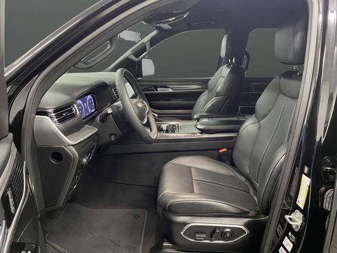 Used 2023 Jeep Wagoneer L Series III w/ Preferred Equipment Group image 4