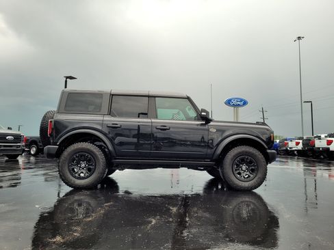 Certified 2023 Ford Bronco Wildtrak AWD/4WD image 2