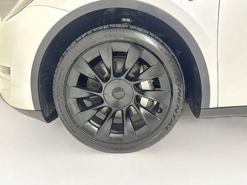 Used 2023 Tesla Model Y Long Range image 25