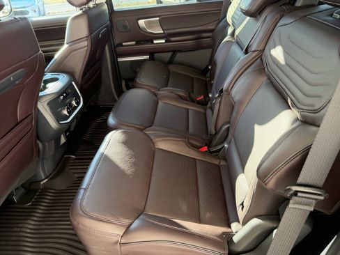 Used 2025 Ford Expedition Platinum w/ Platinum Ultimate Package image 17