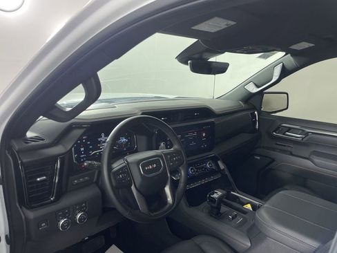 Used 2025 GMC Sierra 1500 AT4 w/ Technology Package image 10