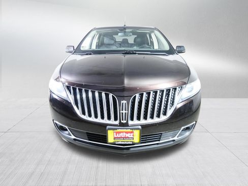 Used 2013 Lincoln MKX AWD image 2