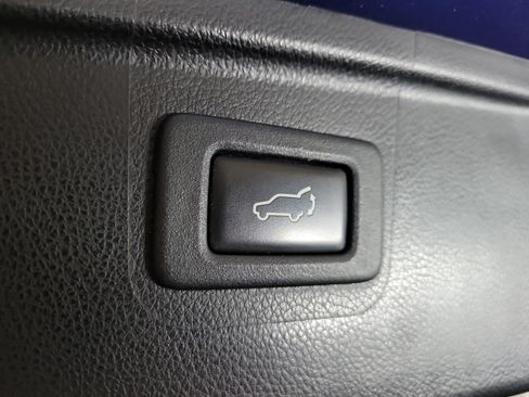Used 2015 Subaru Outback 3.6R Limited AWD/4WD image 8