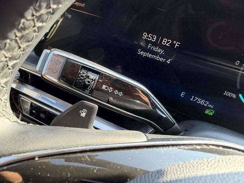Used 2024 Cadillac Lyriq Tech RWD image 24