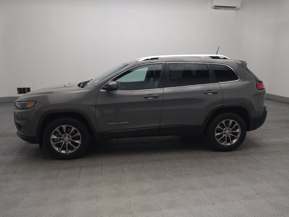 Used 2019 Jeep Cherokee Latitude Plus w/ Cold Weather Group AWD/4WD image 2