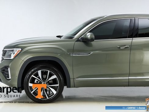 Used 2025 Volkswagen Atlas Cross Sport SEL Premium R-Line image 3