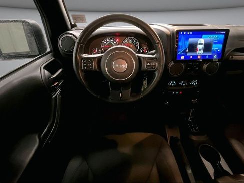 Used 2018 Jeep Wrangler Unlimited Sport S image 8