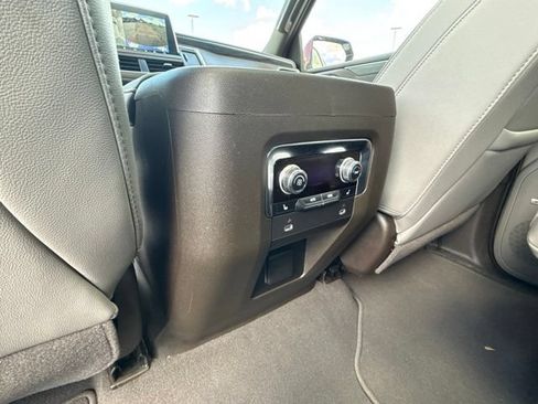 Used 2023 GMC Yukon SLT w/ SLT Premium Package AWD/4WD image 33