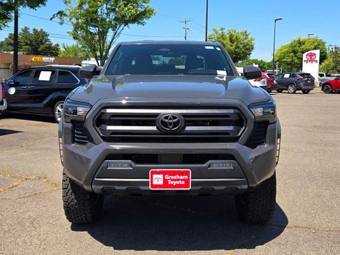 Used 2024 Toyota Tacoma SR5 AWD/4WD image 8