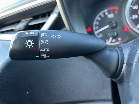 Used 2022 Toyota Corolla LE image 20