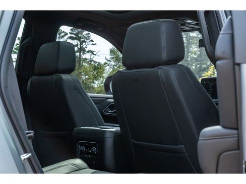 Used 2024 Chevrolet Tahoe Z71 w/ Luxury Package image 17