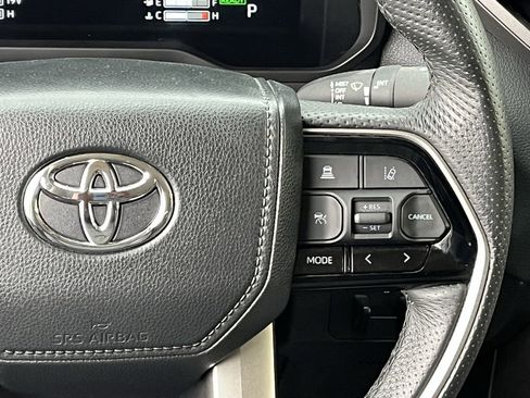 Used 2024 Toyota Tundra Limited w/ Power Package AWD/4WD image 14