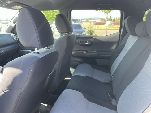 Used 2021 Toyota Tacoma TRD Off-Road AWD/4WD image 14